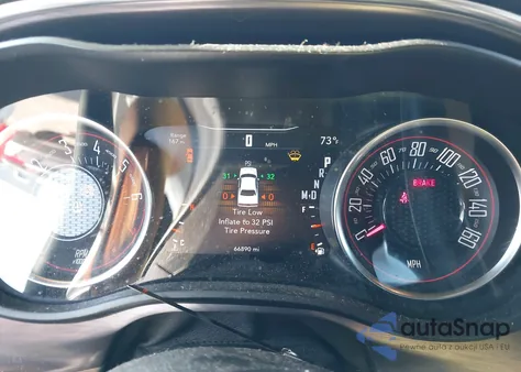 2017 Dodge Challenger Sxt z USA, uszkodzony, nr VIN 2C3CDZAG5HH573344